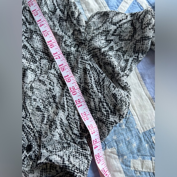 DECJUBA Womens Monochrome Grey Snakeskin Animal Print Button Up Sheer Top small - Picture 6 of 7